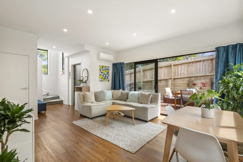 132A Stapleford Crescent, Browns Bay, Auckland - Carousel 1
