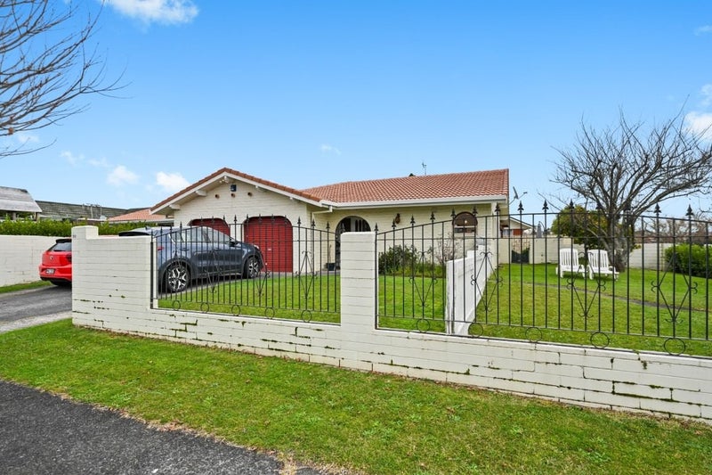 50 Chedworth Avenue, Chedworth, Hamilton - Carousel 16