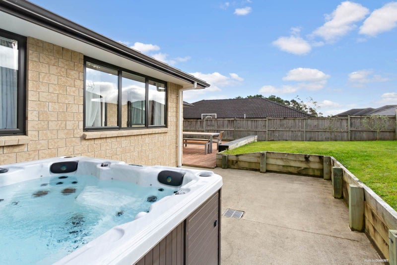 123 Rangeview Road, Sunnyvale, Auckland - Carousel 2