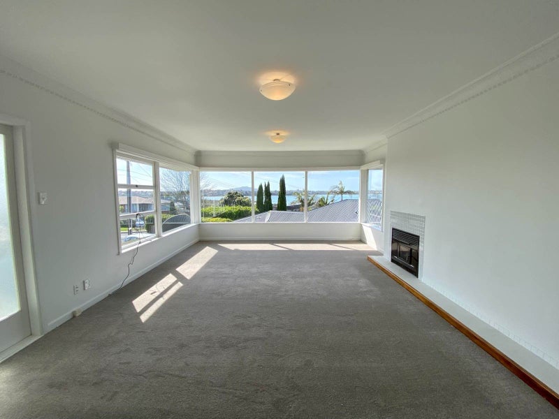 117 Exmouth Road, Northcote, Auckland - Carousel 1