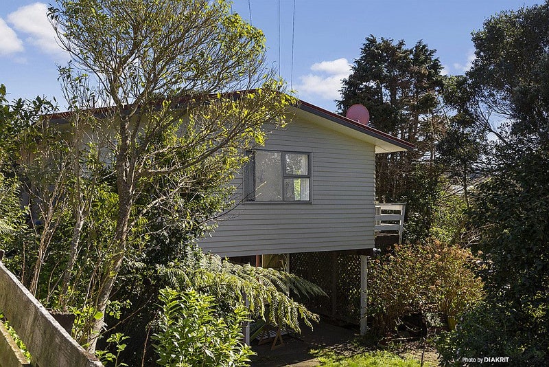 2A Radnall Way, Johnsonville, Wellington - Carousel 1