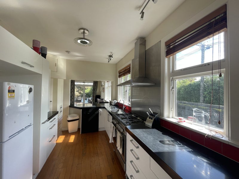 176 Weston Road, St Albans, Christchurch - Carousel 2