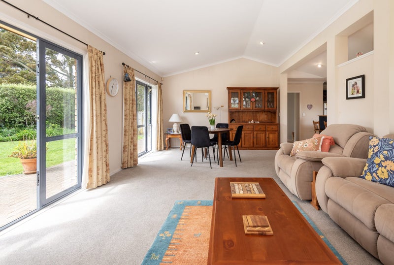 93 Burswood Drive, Burswood, Auckland - Carousel 2