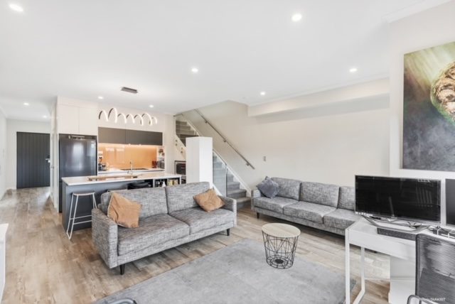 31 Matakohe Road, Westgate, Auckland - Carousel 2