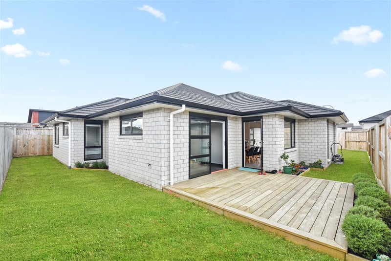 19 Bostonkip Crescent, Fitzroy, Hamilton - Carousel 11