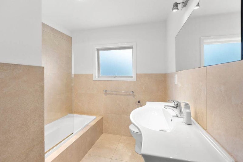 15A Speedy Crescent, Hillcrest, Auckland - Carousel 15