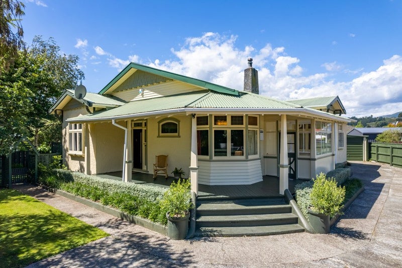 14 Riversdale Road, Clouston Park, Upper Hutt - Carousel 1