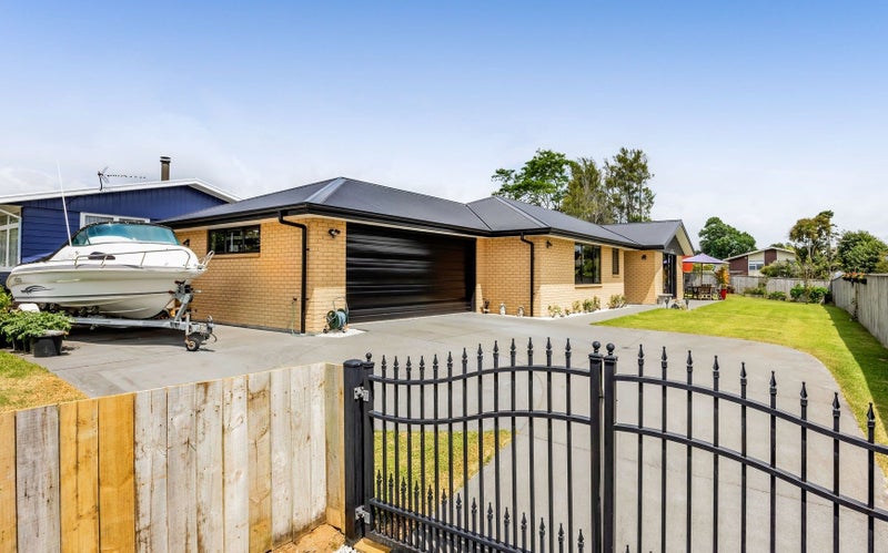 13 Karaka Street, Merrilands, New Plymouth - Carousel 2