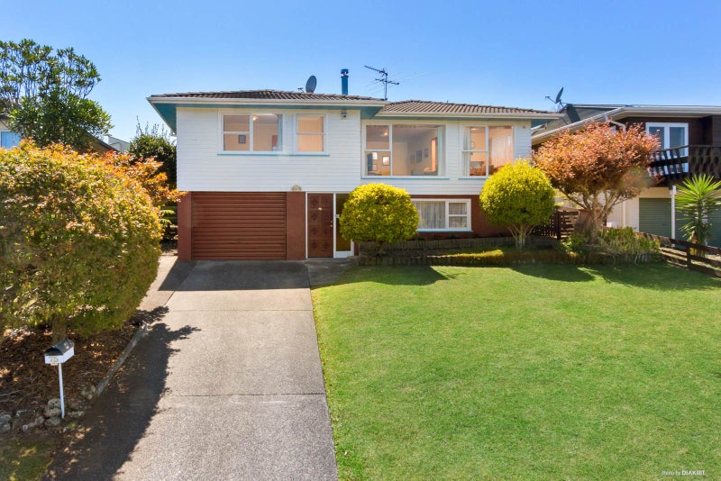 75 Lantana Road, Green Bay, Auckland - Carousel 1