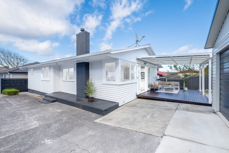 8A Grande Vue Road, Papatoetoe, Auckland - Carousel 1