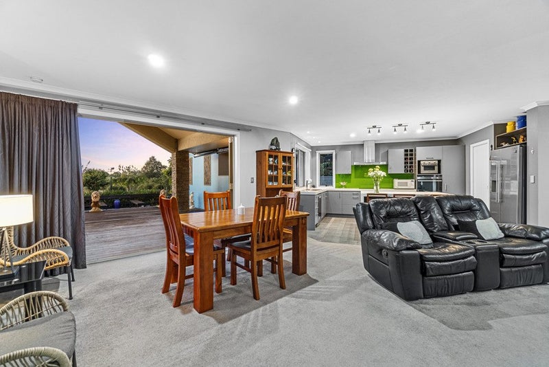 20 Willis Road, Temple View, Hamilton - Carousel 1