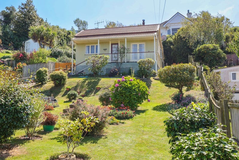 53 Totara Street, Ravensbourne, Dunedin - Carousel 1