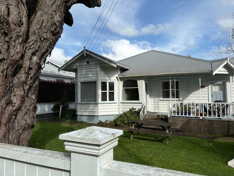 15 Pukenui Road, Epsom, Auckland - Carousel 1