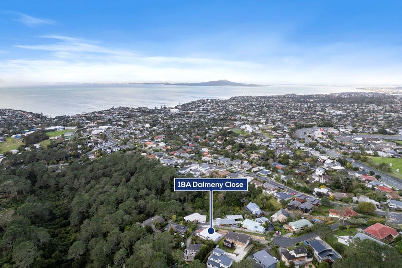 1/18 Dalmeny Close, Murrays Bay, Auckland - Carousel 23