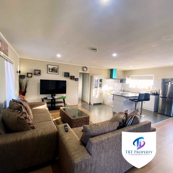 1/24 Waimana Road, Conifer Grove, Takanini - Carousel 2