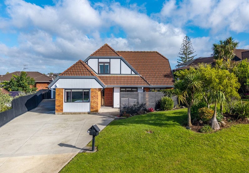 2/4 Citation Way, Botany Downs, Manukau - Carousel 1