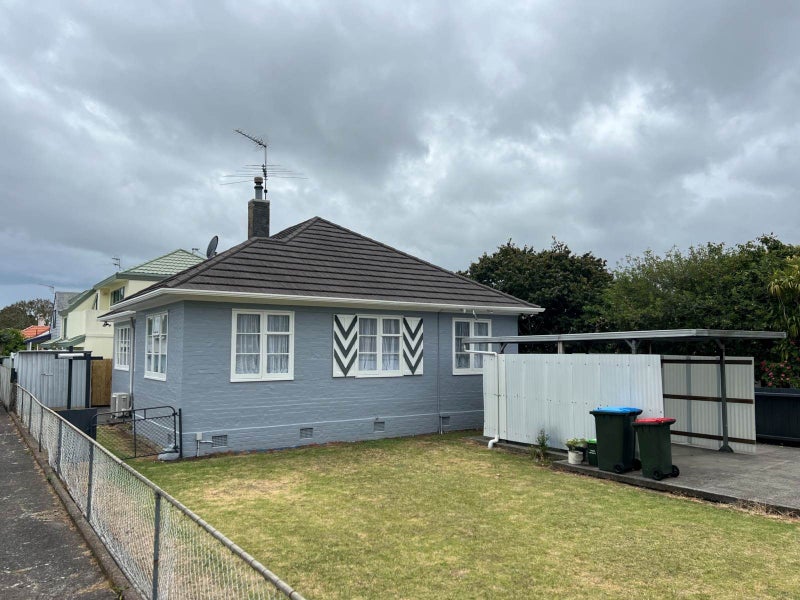 16 Harwood Street, Sandringham, Auckland - Carousel 1