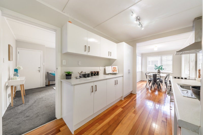 5 John Street, Stokes Valley, Lower Hutt - Carousel 2