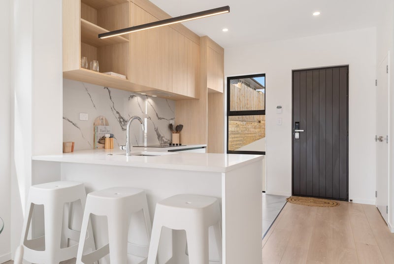 5/25 Abbotleigh Avenue, Te Atatu Peninsula, Auckland - Carousel 2