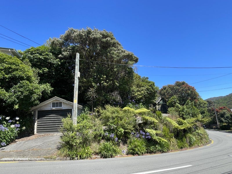 32 Nicholson Road, Khandallah, Wellington - Carousel 11