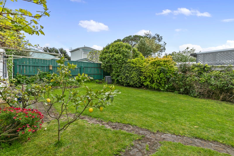 19 Collins Street, Petone, Lower Hutt - Carousel 16