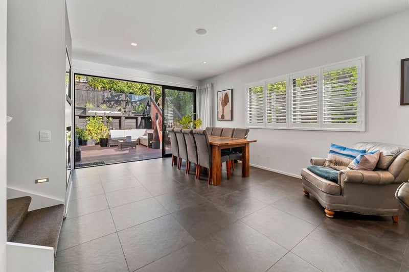 172 Collingwood Street, Nelson, Nelson - Carousel 2