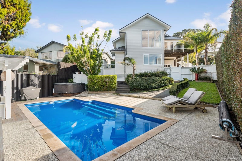 7 Rewi Street, Torbay, Auckland - Carousel 1