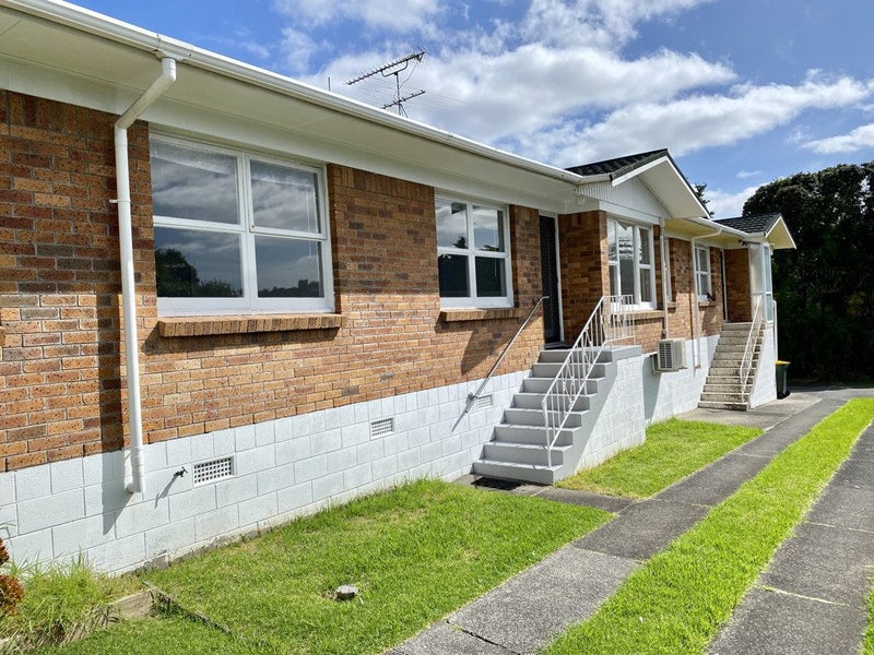 2/49 Shakespeare Road, Milford, Auckland - Carousel 2