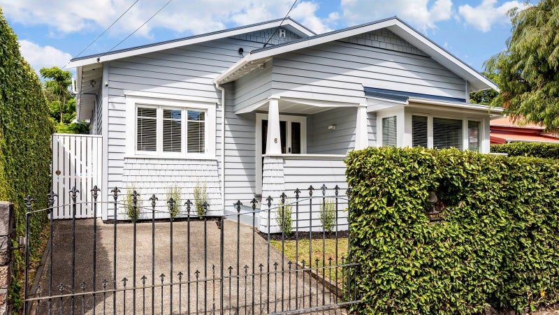 6 Carrick Place, Mount Eden, Auckland - Carousel 1