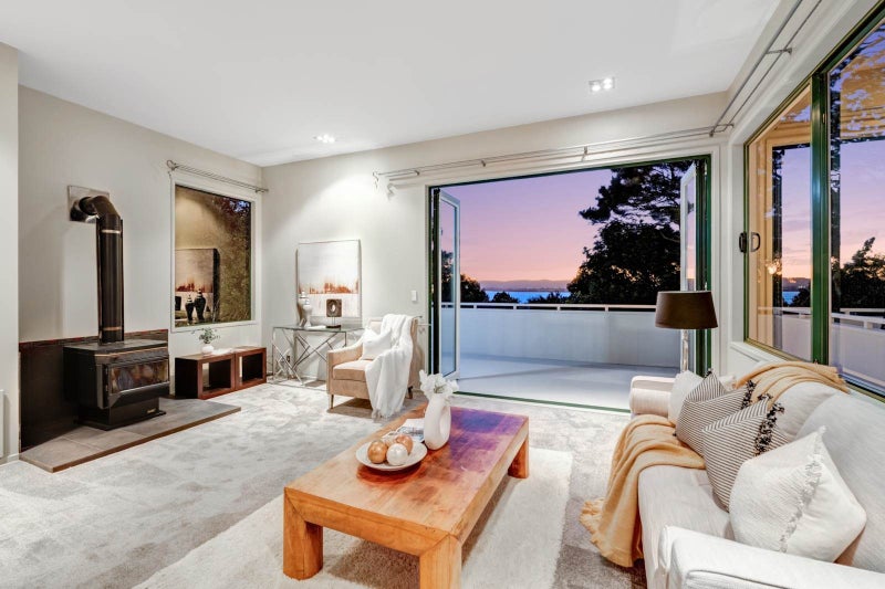 100 Hadfield Street, Beach Haven, Auckland - Carousel 1