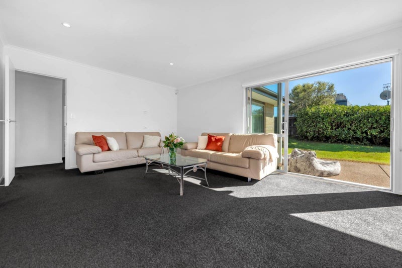 20 Weatherly Drive, Beachlands, Auckland - Carousel 2