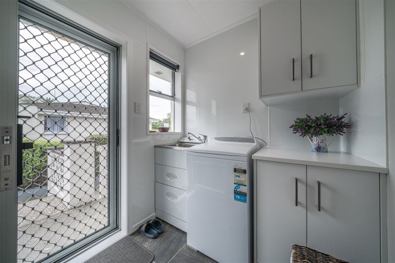 11 Coronet Place, Awapuni, Palmerston North - Carousel 17