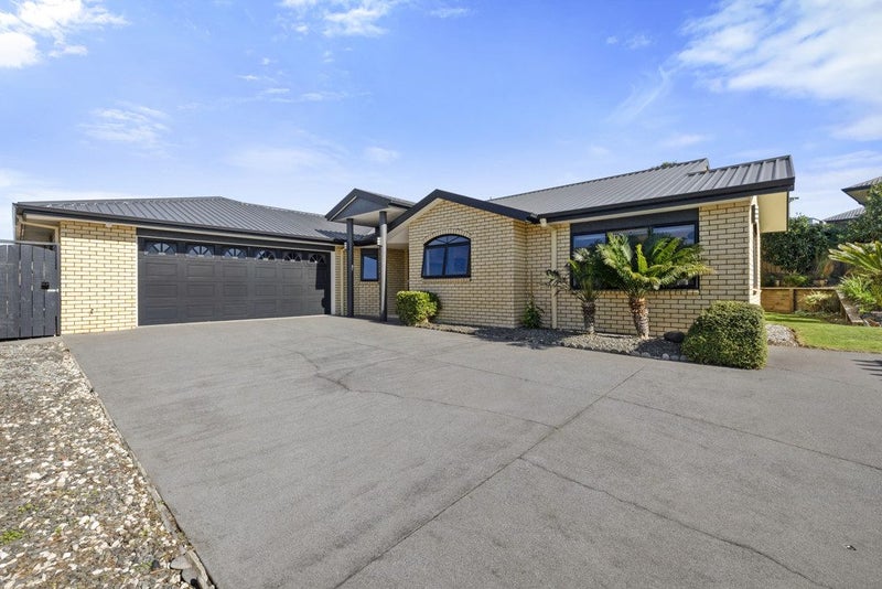 4 Willow Place, Whalers Gate, New Plymouth - Carousel 1