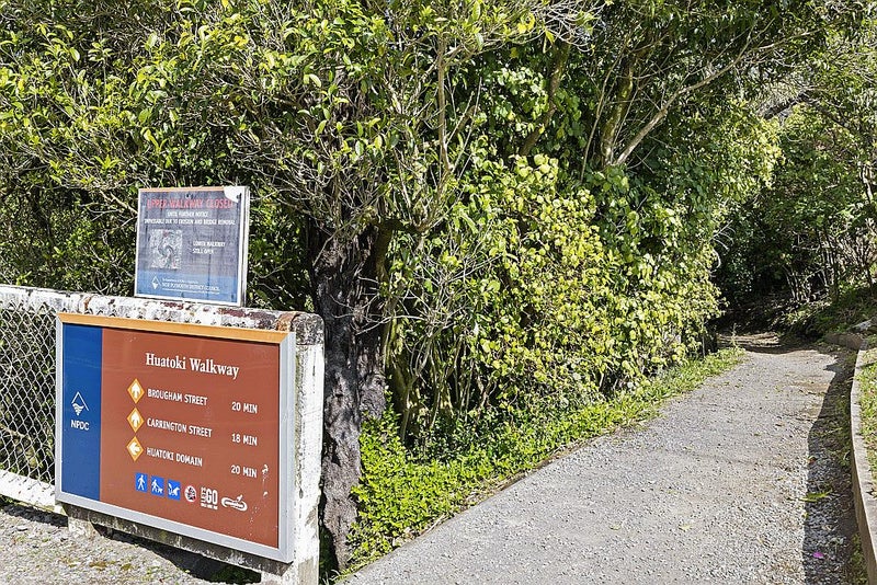 54 Parsons Street, Frankleigh Park, New Plymouth - Carousel 14