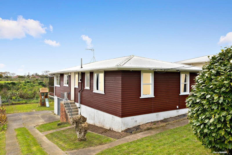 170 Methuen Road, New Windsor, Auckland - Carousel 1