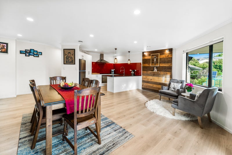 17 William Gamble Drive, Greenhithe, Auckland - Carousel 2