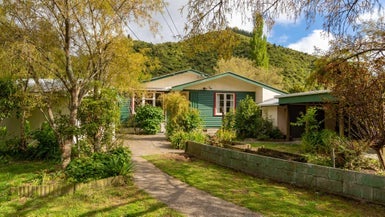 16 Black Beech Street, Birchville, Upper Hutt - Carousel 1