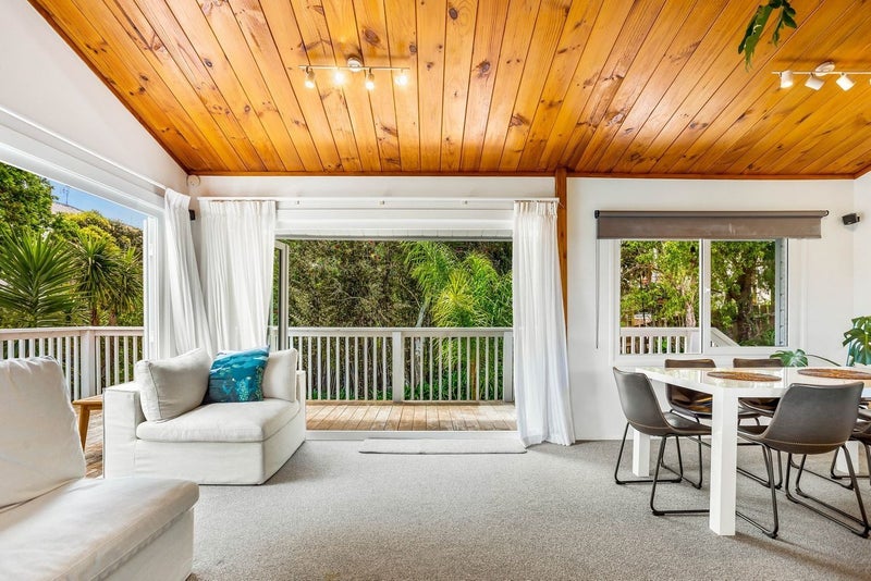 1/6A Sunnynook Road, Sunnynook, Auckland - Carousel 2