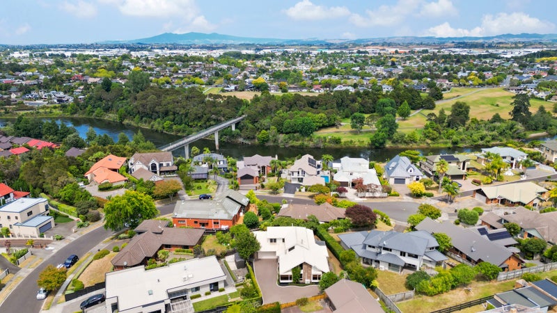 4 Munro Place, Flagstaff, Hamilton - Carousel 35