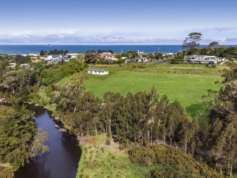 21 Copeland Street, Brighton, Dunedin - Carousel 13