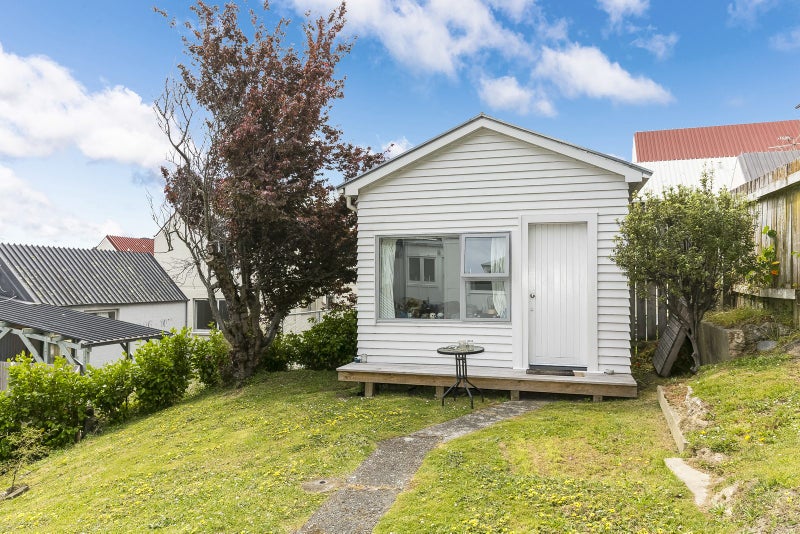 27 Arlington Street, Mount Cook, Wellington - Carousel 2