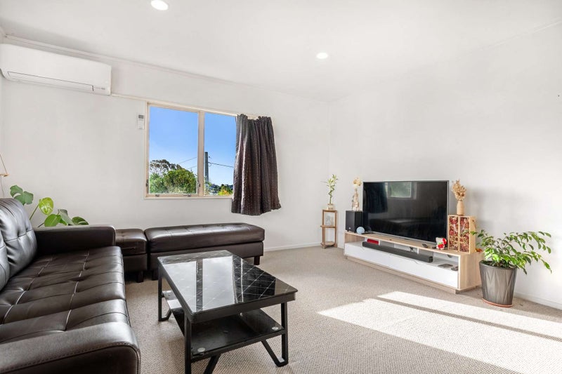 411A Hillsborough Road, Hillsborough, Auckland - Carousel 1