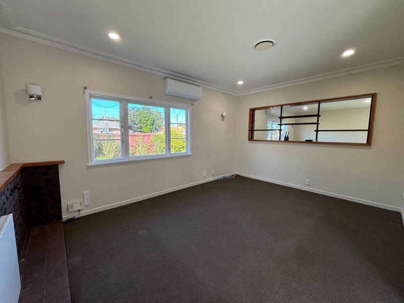 28 Manuroa Road, Takanini, Auckland - Carousel 1
