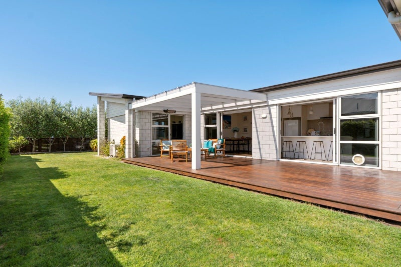 26 Hiria Crescent, Papamoa Beach, Papamoa - Carousel 2