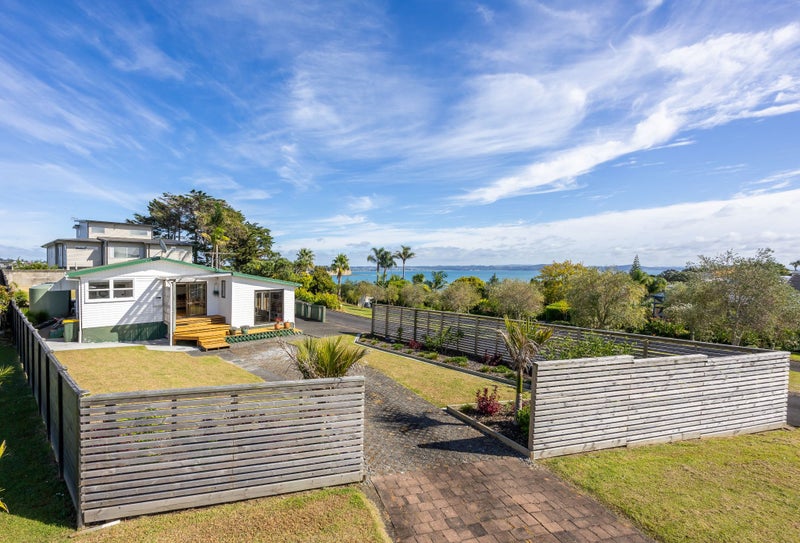 26 Tindalls Bay Road, Tindalls Beach, Whangaparaoa - Carousel 1
