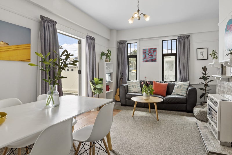 2/24 Elizabeth Street, Mount Victoria, Wellington - Carousel 2