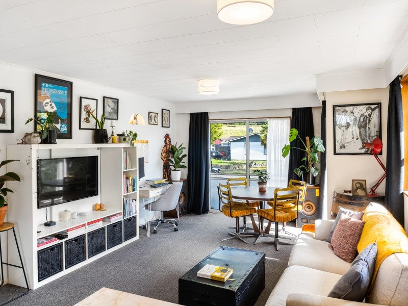 16A INDIANA GR, TOTARA PARK, UPPER HUTT - Carousel 2