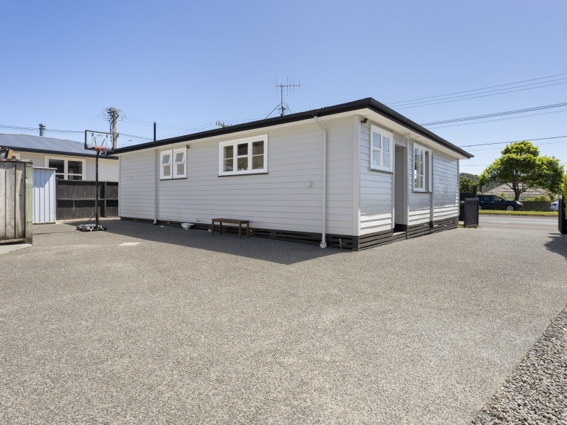 103 Wainuiomata Road, Wainuiomata, Lower Hutt - Carousel 21