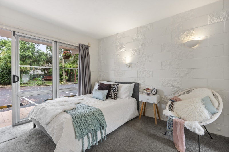 4/43 Woodward Road, Mount Albert, Auckland - Carousel 1