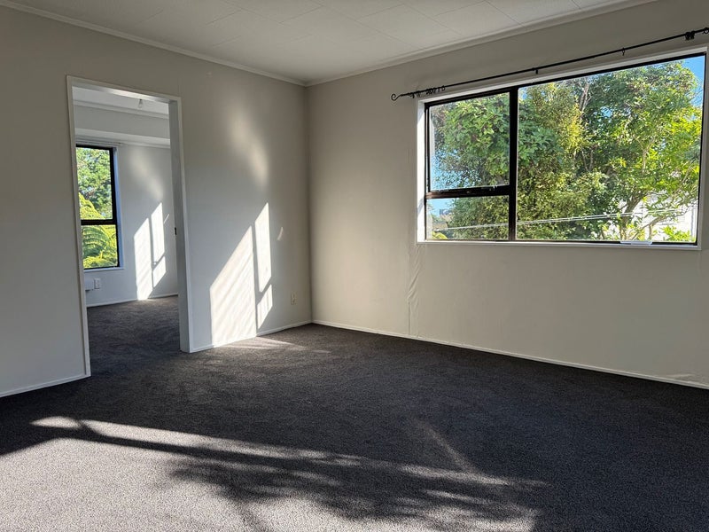 26A Cheltenham Terrace, Newlands, Wellington - Carousel 2
